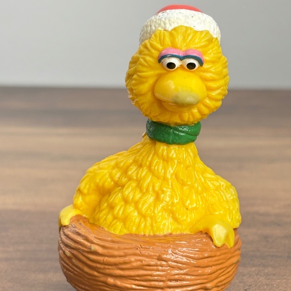 VINTAGE Sesame Street BIG BIRD Santa Hat Christmas Nest Applause PVC Toy Figure - Picture 2 of 8